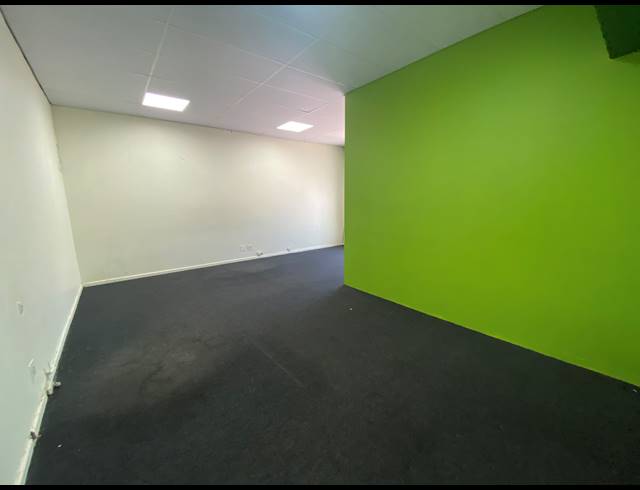 88M² OFFICE TO LET IN PAARDEN EILAND